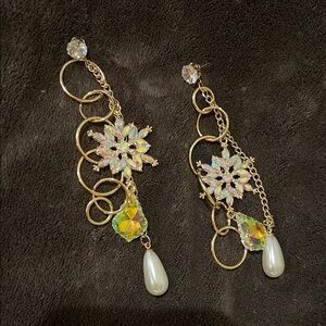Elegant Gold and Pearl Drop Earrings